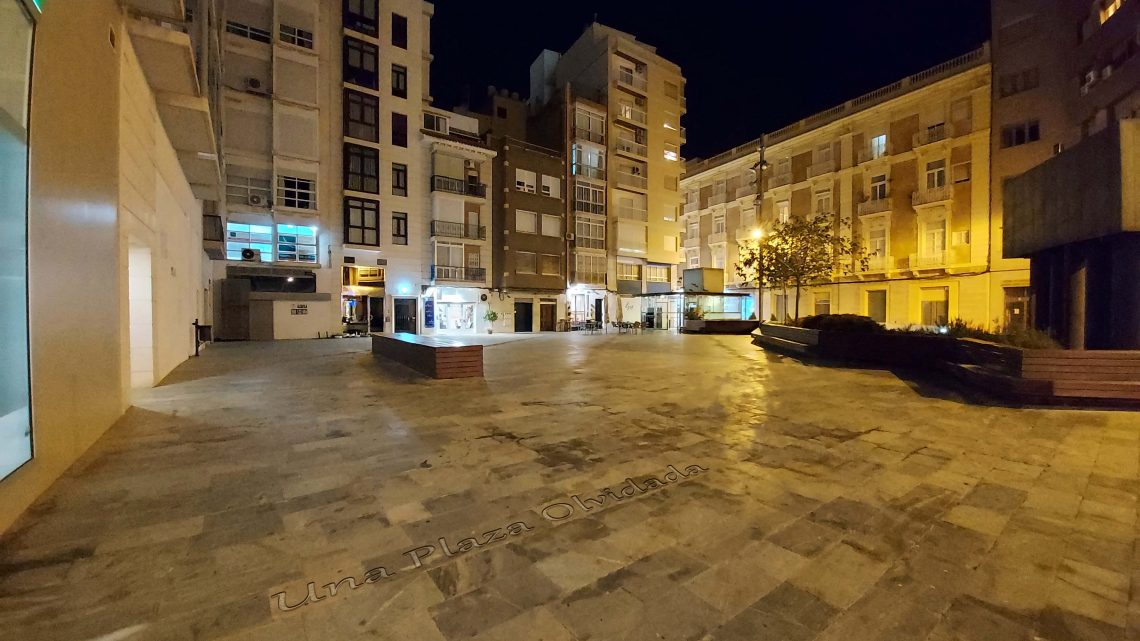 Una plaza olvidada Una plaza olvidada