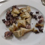 Alcachofas con chipirones