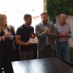 Raúl Ráez recibe el premio de IV Concurso Michirón de Oro