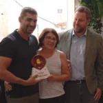 Raúl Sáez, su madre Loli y Yayo Delgado