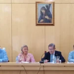 Rueda de prensa de representantes de la Comisión