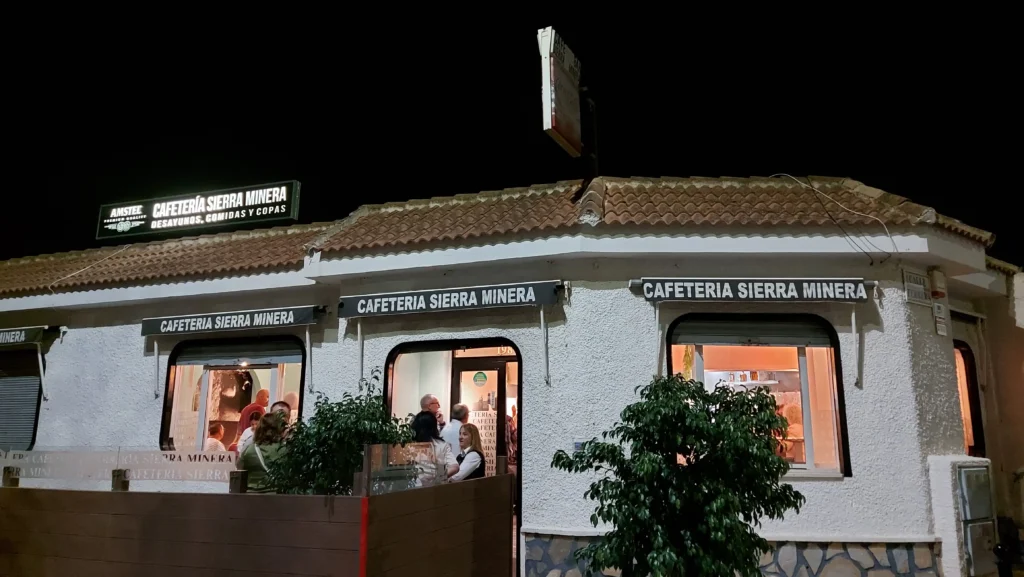 Fachada del restaurante Sierra Minera