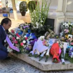 20241208Diego de Haro realiza la ofrenda floral ante la imagen de la Inmaculada Concep