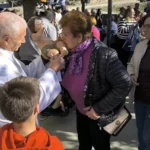 20241216Besanto a la imagen del Niño Jesús