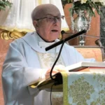 20250104Padre D. Fulgencio Izquierdo en el atril