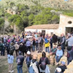 20250113Cuadrillas cantando frente a la antigua ermita de la Virgen de La Luz de El Cañar 1
