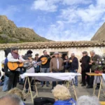 20250113Cuadrillas cantando frente a la antigua ermita de la Virgen de La Luz de El Cañar 5