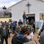 20250113La cuadrilla de Tallante cantando ante la ermita de Santiago Apóstol del Rincón de Sumiedo