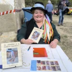 20250113María Magdalena Espejo con su libro ‘El Obrero y la tradición cuadrillera’